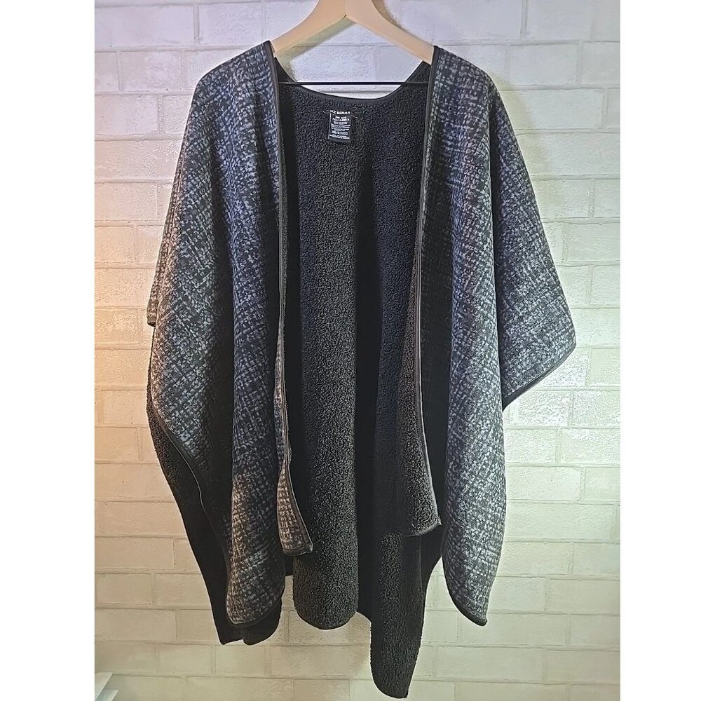 IKE BEHAR Poncho Wrap Blanket Sweater Top Reversible Grey Black/Gray One Size
